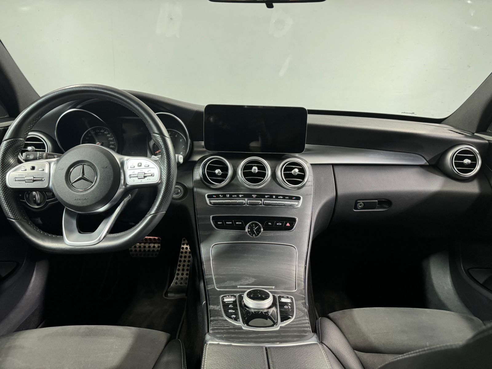 Fahrzeugabbildung Mercedes-Benz C 200 T Autom *AMG-LINE*PANORAMA*STANDH*NIGHTP*