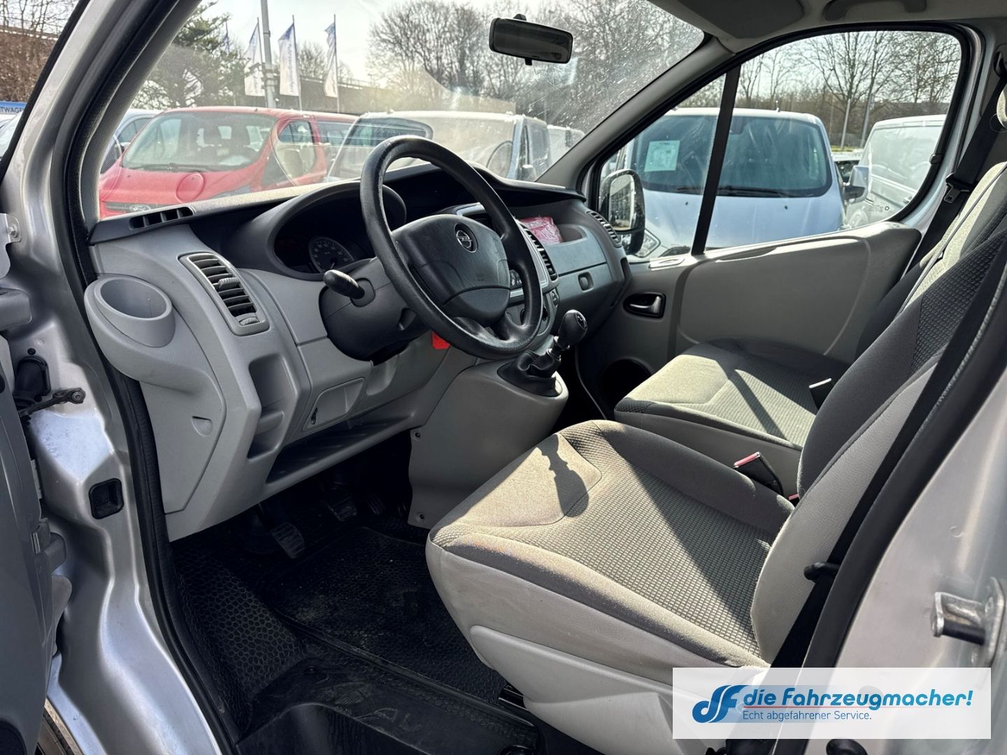 Fahrzeugabbildung Opel Vivaro Kombi L1H1 2,7t Klima *EXPORT