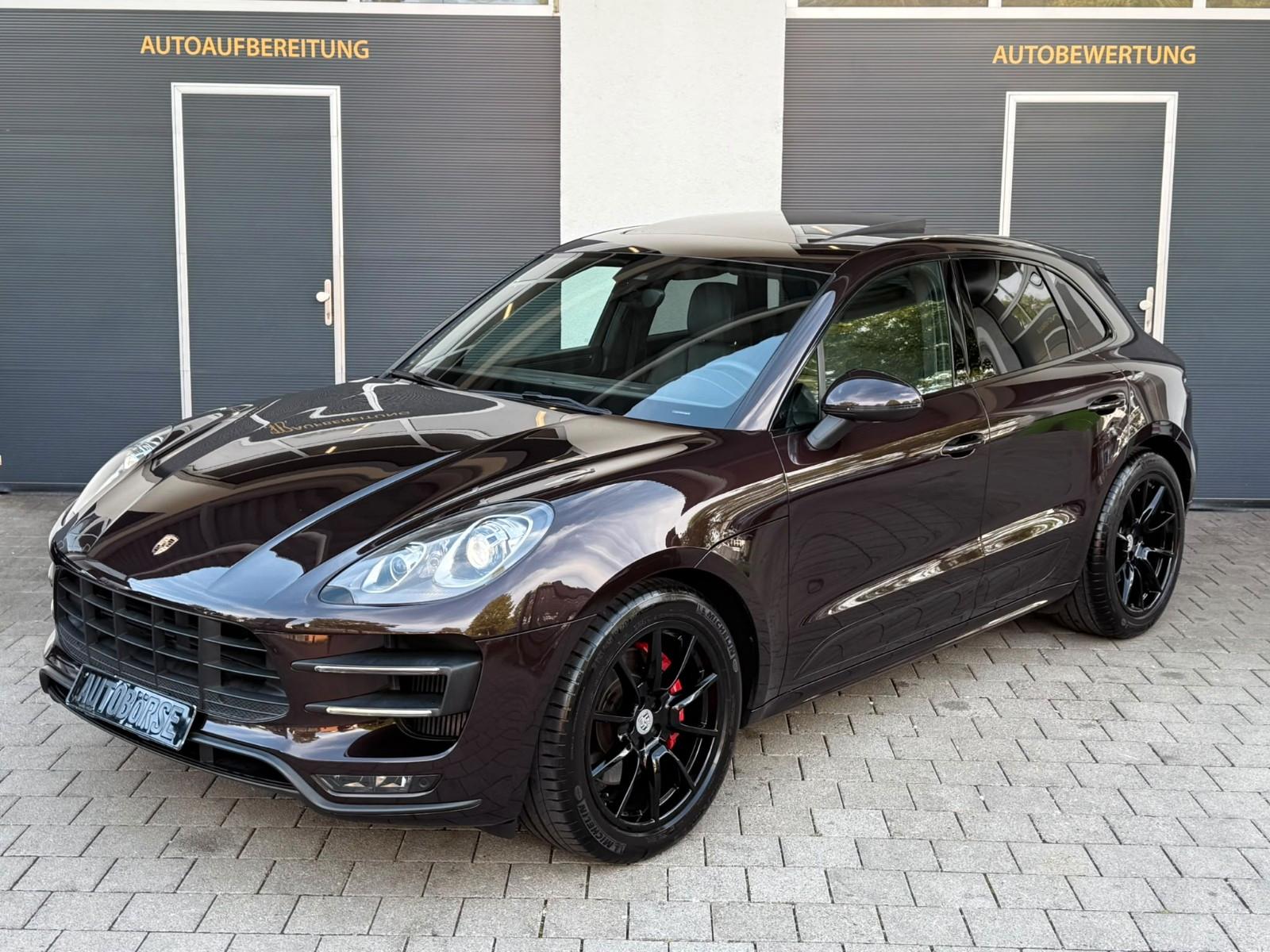 PORSCHE MACAN TURBO