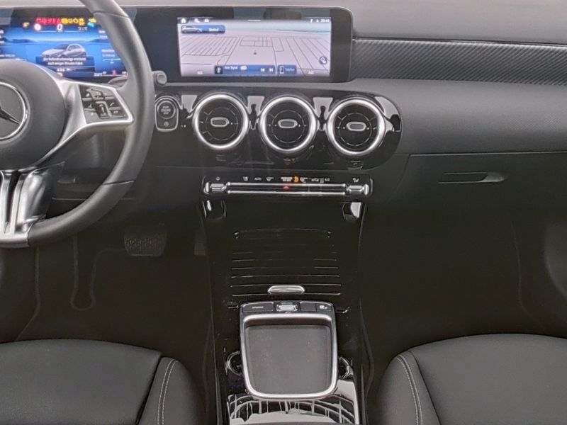 Fahrzeugabbildung Mercedes-Benz A 180 d Progressive*Kamera*LED*CarPlay*SHZ*PDC*