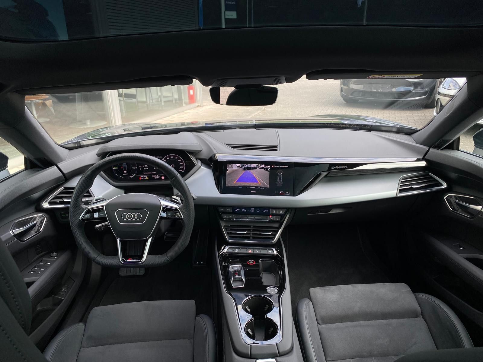 Fahrzeugabbildung Audi RS e-tron GT Quatt BLACK EDIT+PANO+MATR+B&O+KAM+