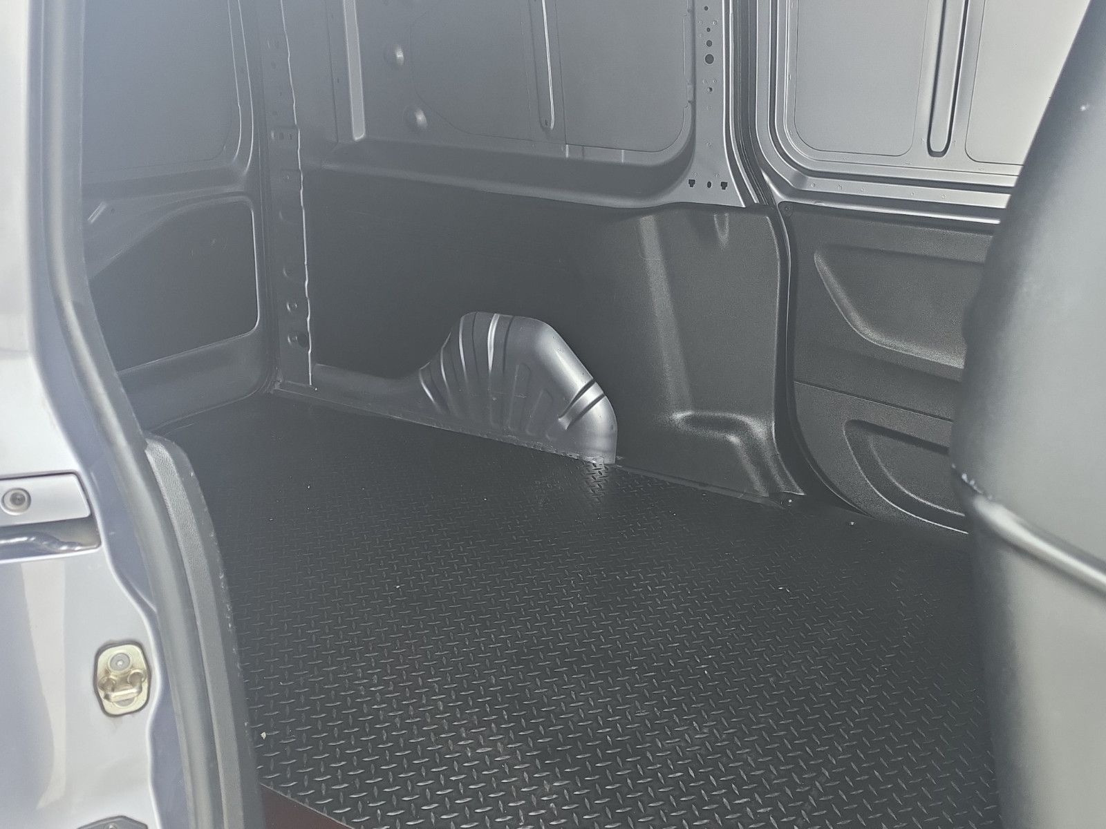 Fahrzeugabbildung Peugeot Partner Asphalt L2 AHK AUTOMATIK TEMPOMAT KAMERA