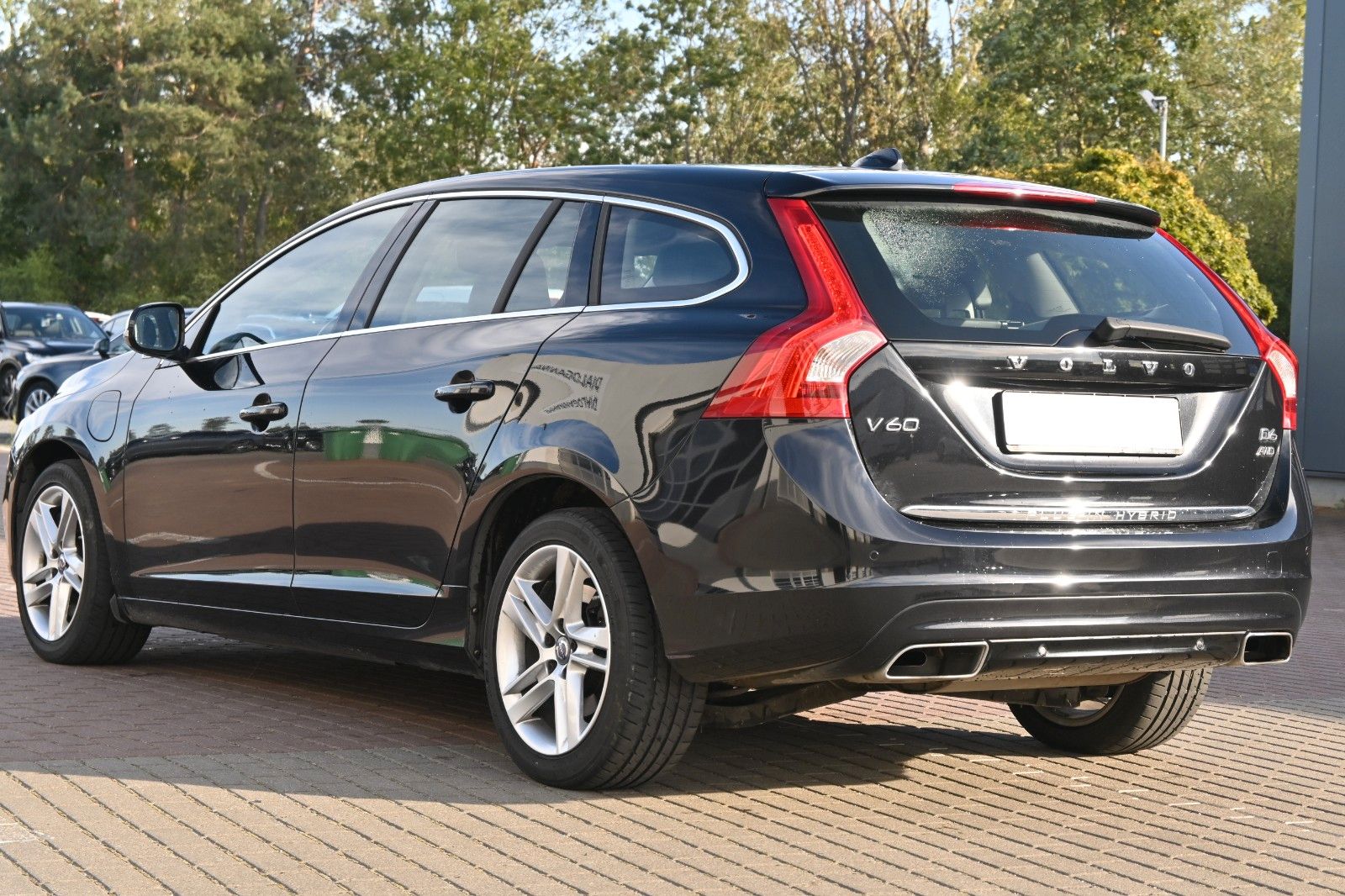 Fahrzeugabbildung Volvo V60 Kombi D6 Summum AWD*NAV*LED*TEMPO*