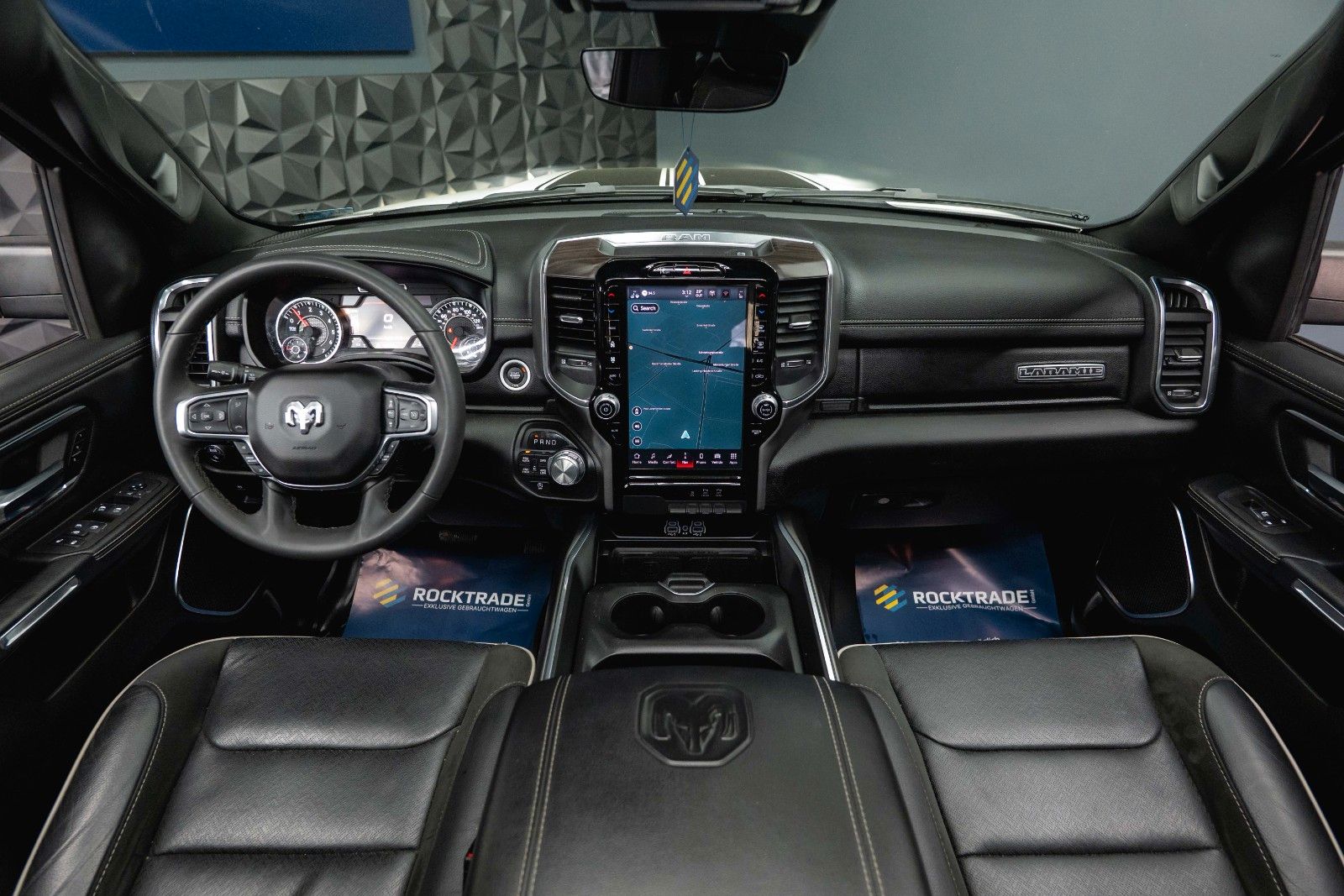 Fahrzeugabbildung Dodge RAM 3.0 MY 25 TWIN TURBO LARAMIE Night Pano ACC