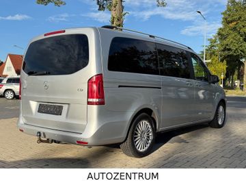 Mercedes V 220 - 7
