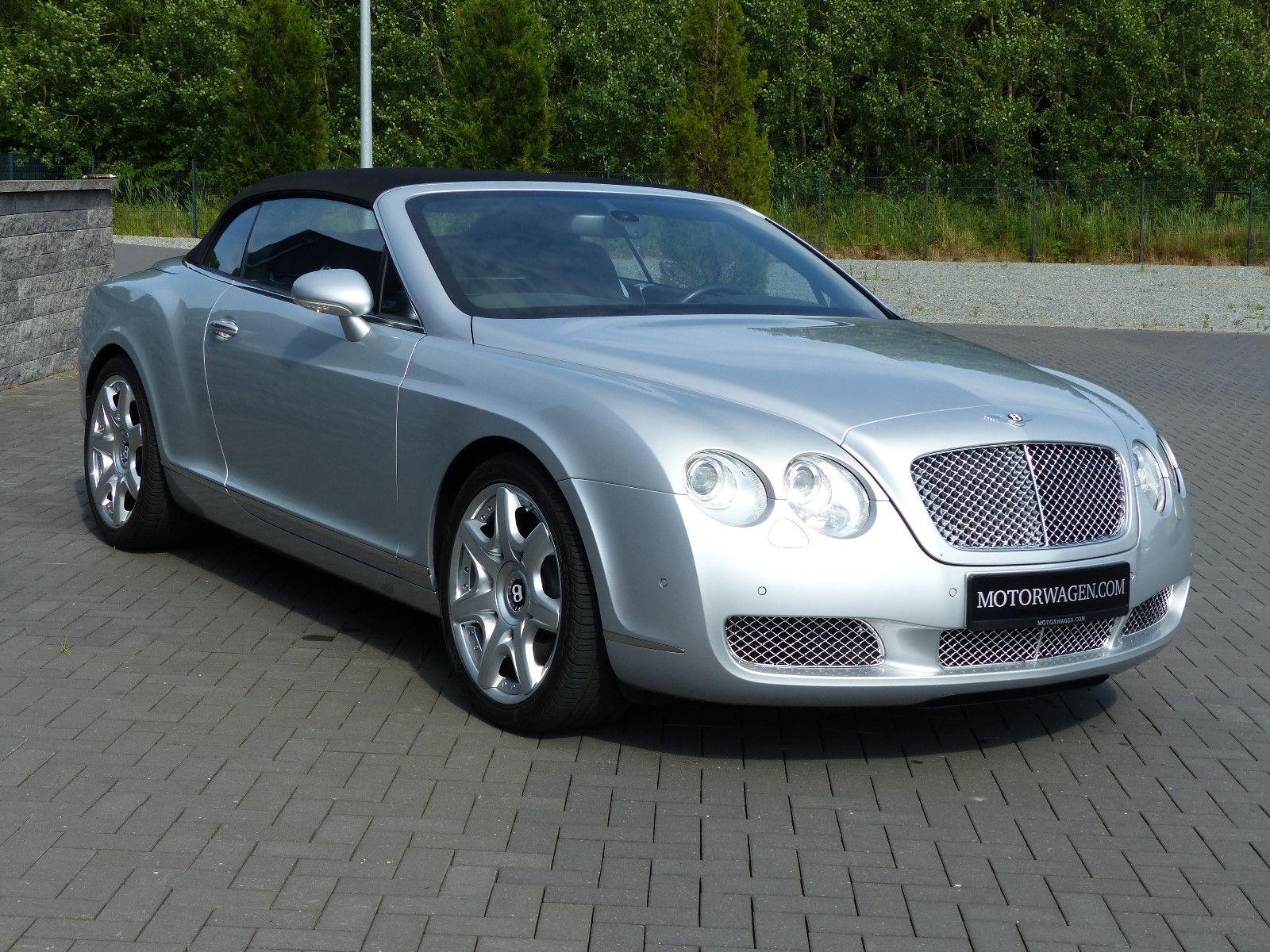 Fahrzeugabbildung Bentley Continental GTC W 12 Mulliner