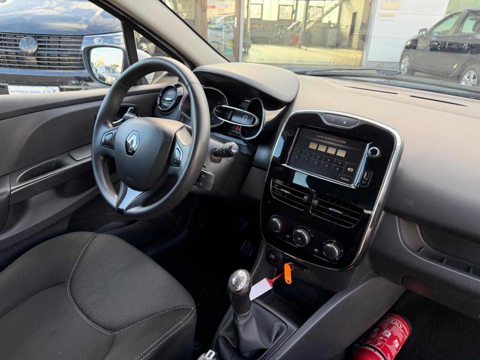 Renault Clio 2013 — photo 12