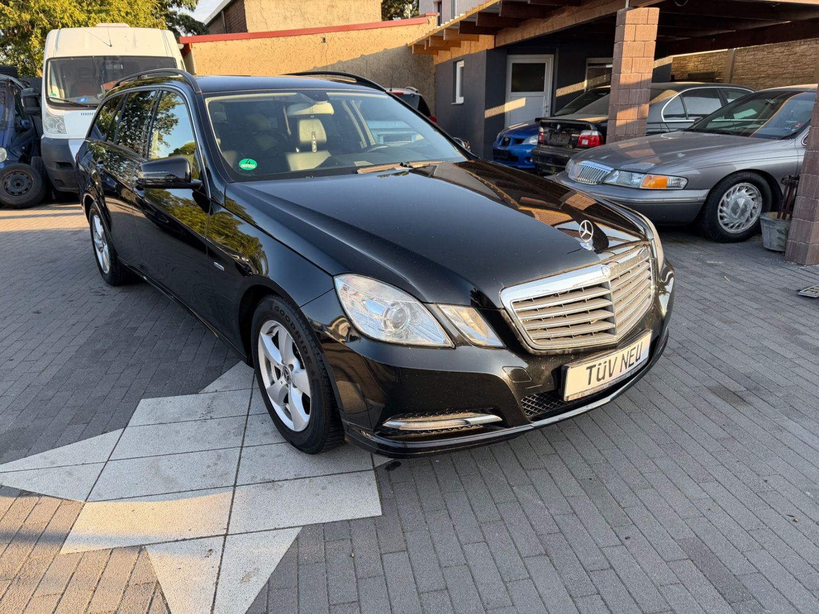 Mercedes E 200 - 1
