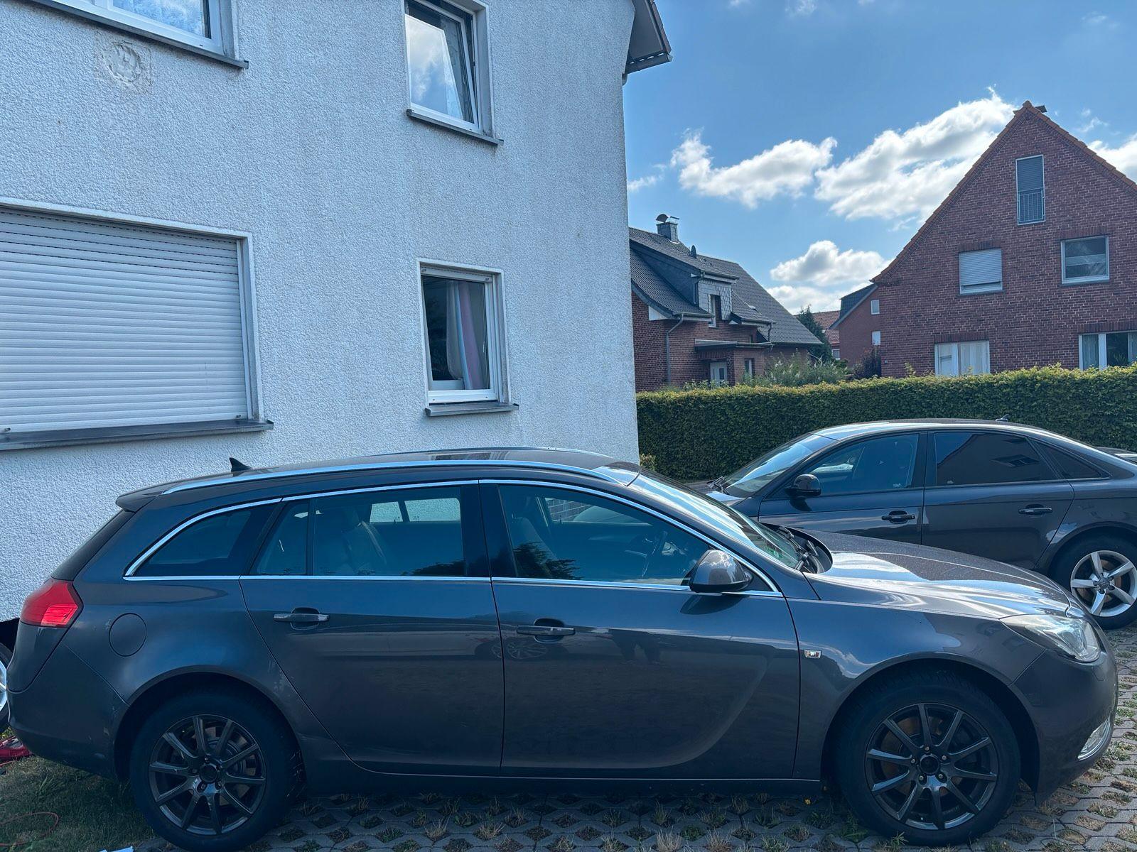 Opel Insignia 2010 — interior