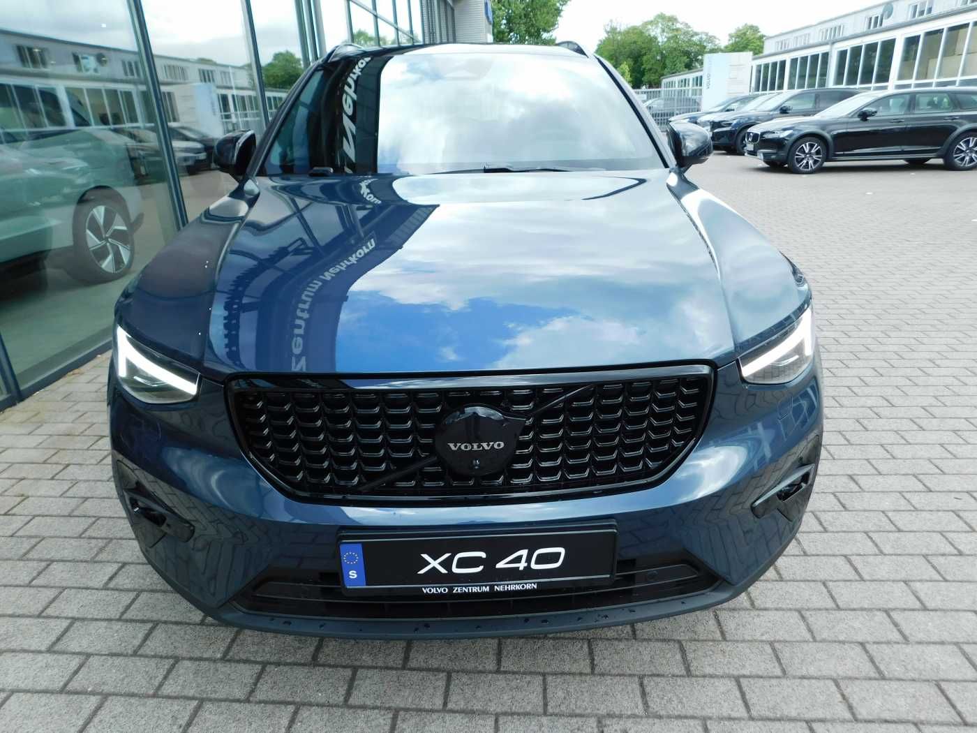 Fahrzeugabbildung Volvo XC40 B3 Plus Black Edition