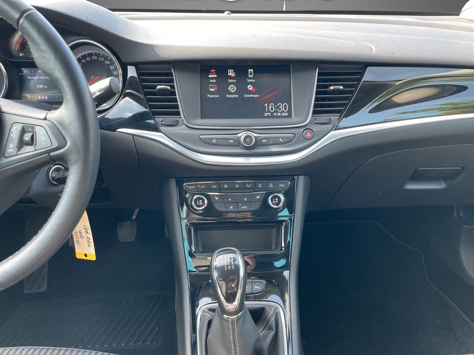Fahrzeugabbildung Opel Astra Kombi 1.2 Elegance /LED/NAV/SHZ/AWR