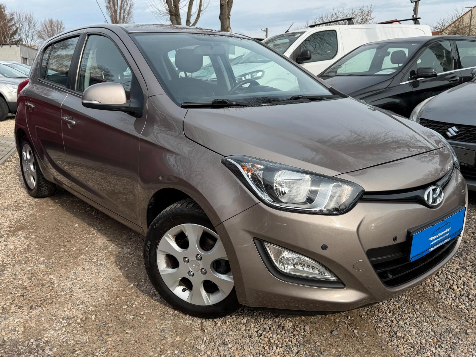 Hyundai i20 1.4 Style*Aut*Klima*PDC*Freispr*Alus*TÜV NEU