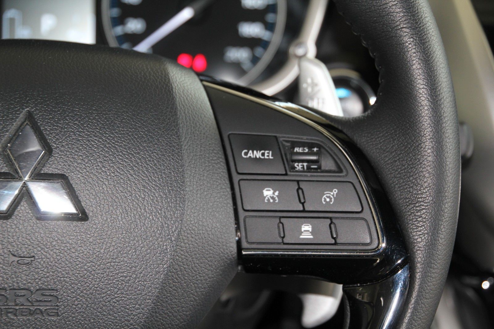 Fahrzeugabbildung Mitsubishi Eclipse Cross Top PHEV AHK