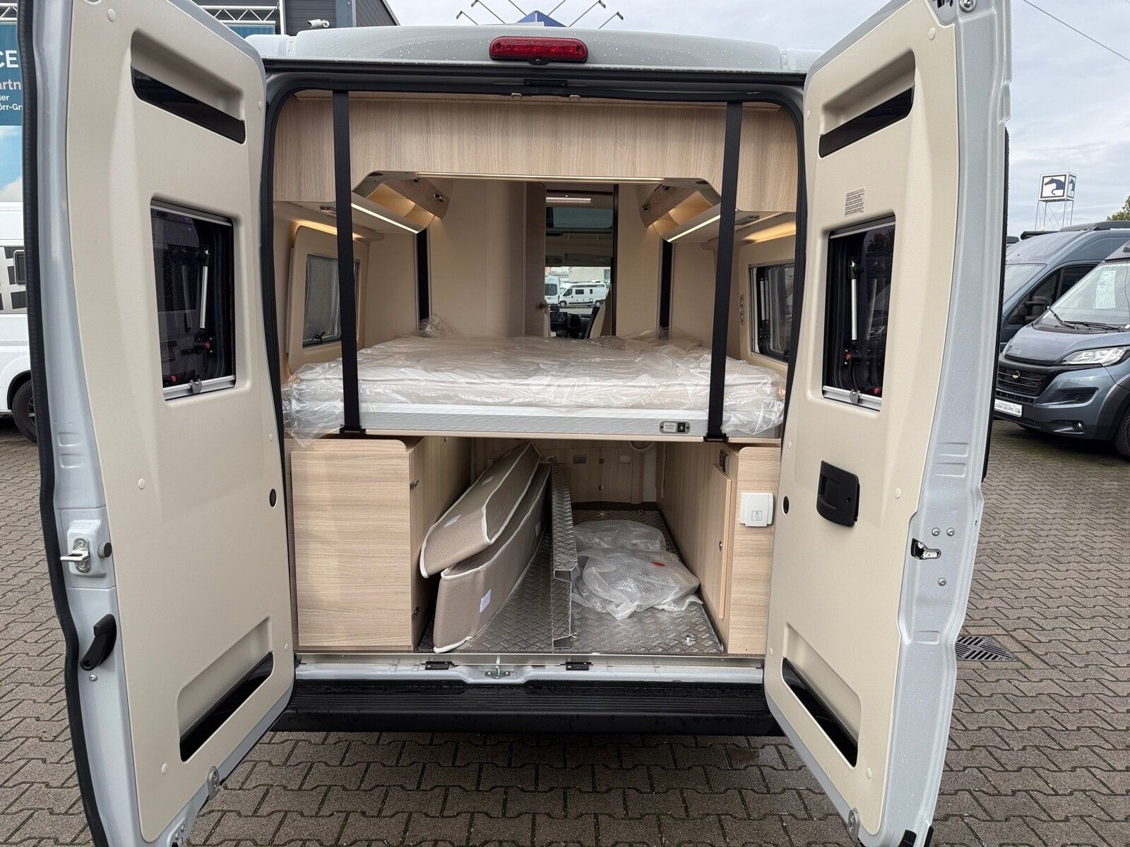 Fahrzeugabbildung Eura Mobil Van V 635 HB 6KW Heizung, Radio DAB, RFK