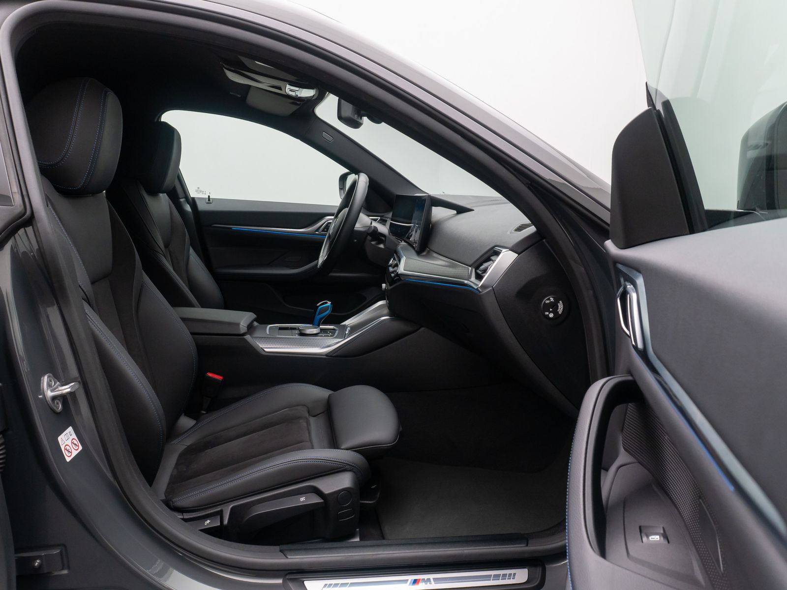 Fahrzeugabbildung BMW i4 eD35 M Sport GC Kamera DAB Widscreen 19Zoll