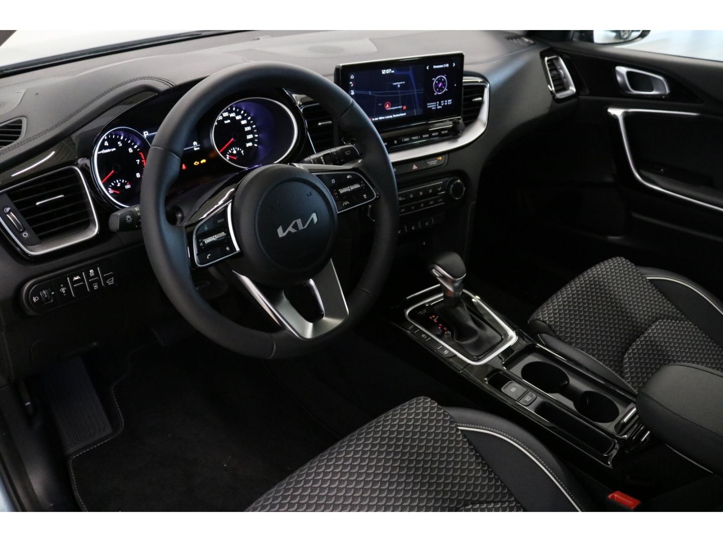 Fahrzeugabbildung Kia XCeed Spirit 1.4 T-GDI JBL Kamera LED Tempomat