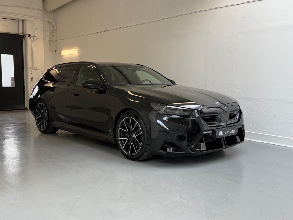 BMW M5 Touring xDrive 727php - Carbon / DAP