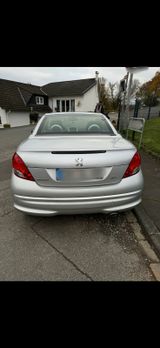 Peugeot 207 CC Premium HDi FAP 110 Premium - Peugeot 207 aus 2010: Hdi