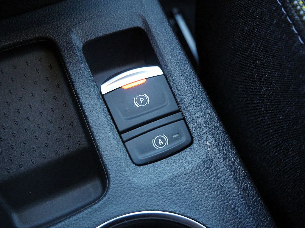 Fahrzeugabbildung Renault Captur Techno TCe 140 EDC Mild Hybrid