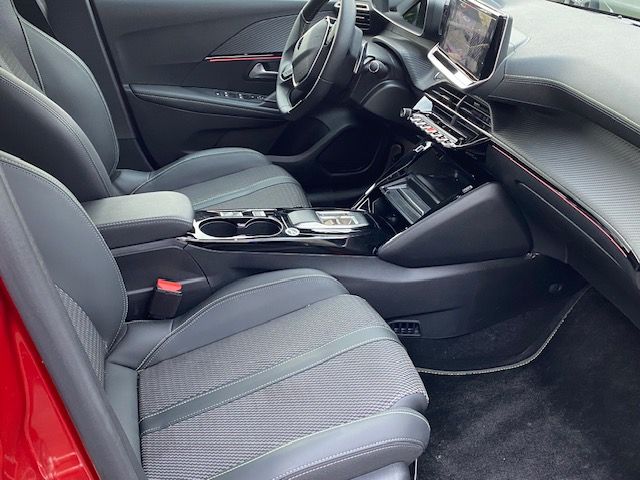 Fahrzeugabbildung Peugeot 208 GT MildHybrid 145 e-DSC6