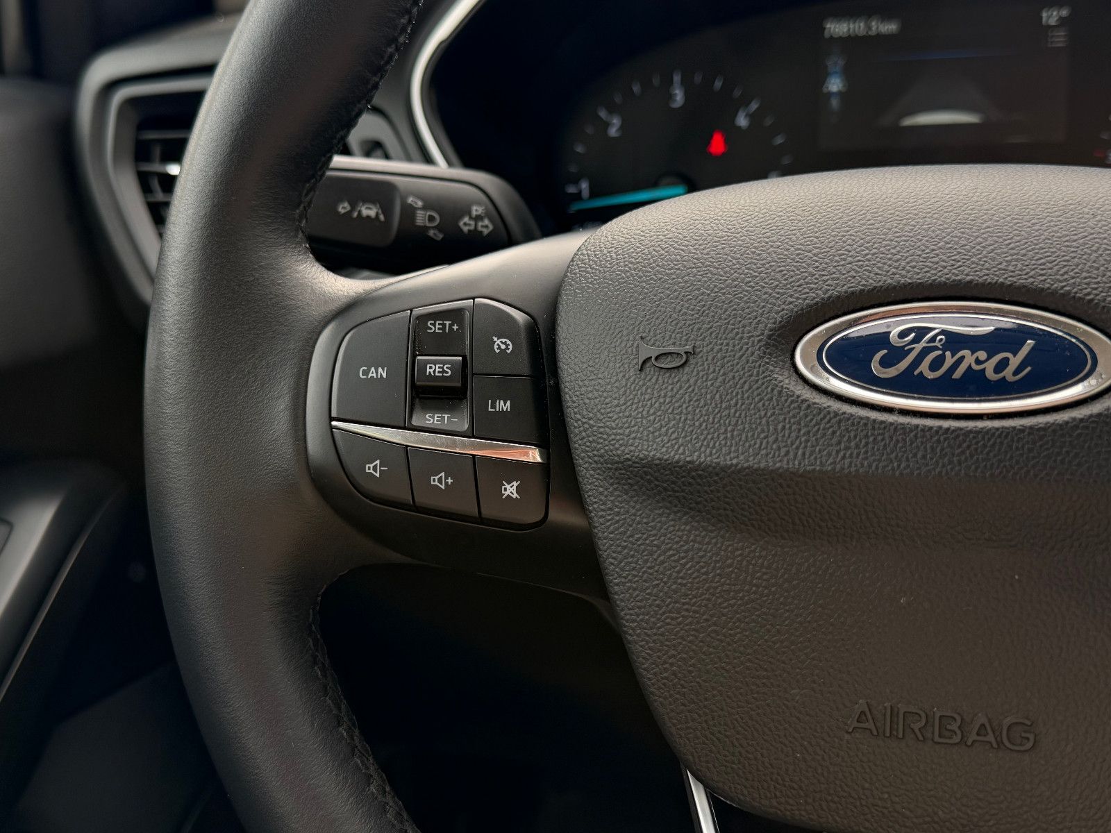 Fahrzeugabbildung Ford Focus Turnier Cool & Connect/NAVI/CAR-PLAY/KAMER