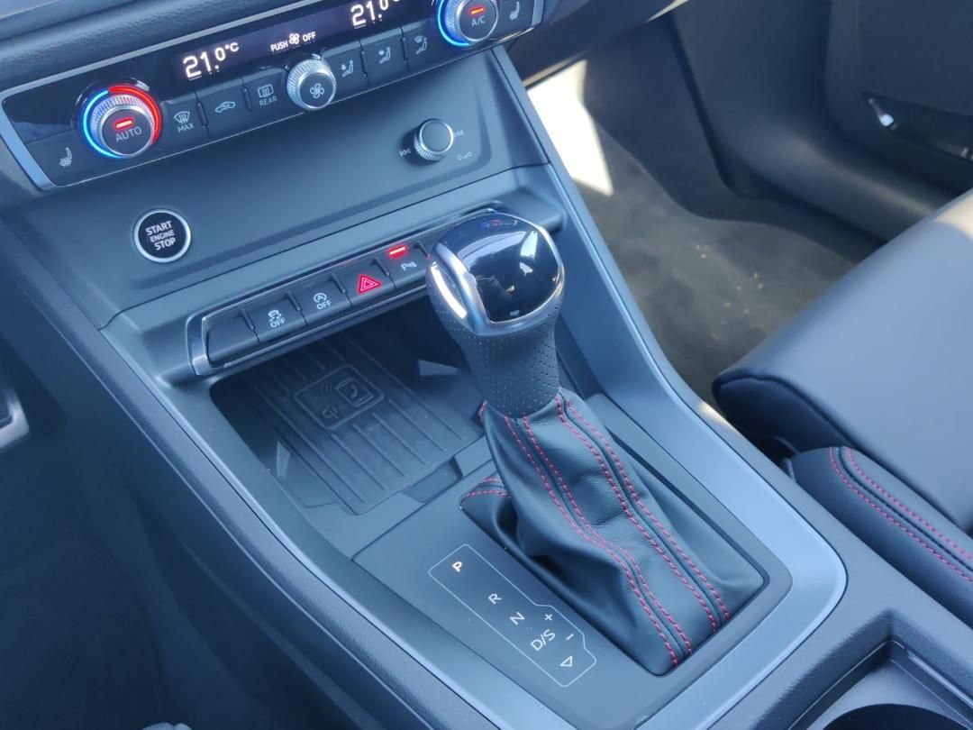 Fahrzeugabbildung Audi Q3 S line 35 TFSI. AHK,Kamera,LED,Leder,Navi,LM