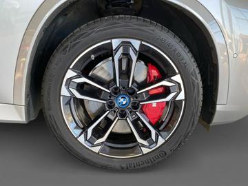 2025 BMW IX1 缩略图 17