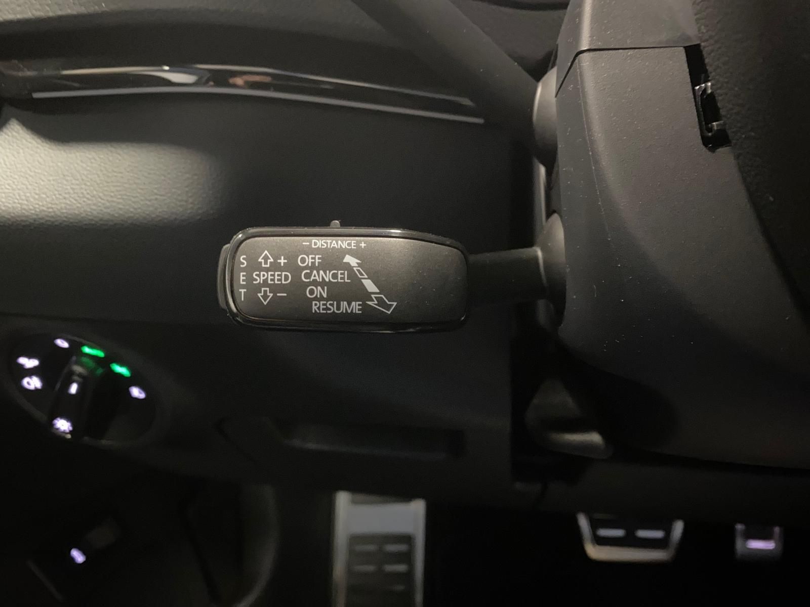 Fahrzeugabbildung SKODA Karoq 1.5 TSI SPORTLINE+5J GA+MATRIX+ACC+360+AHK