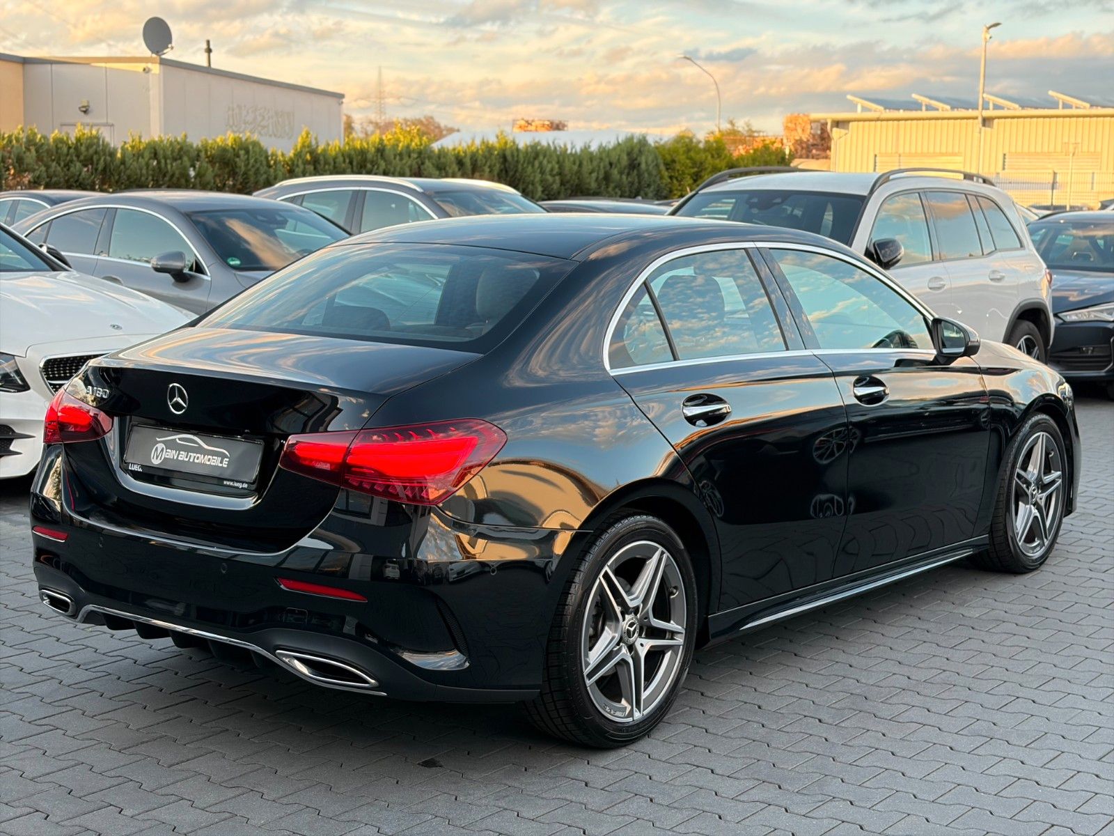 Mercedes-Benz A 180 Limo AMG-Sport 7G-DCT MBUX LED R-Kamera foto 5