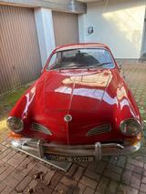 Volkswagen Karmann Ghia - rote Volkswagen Karmann Ghia