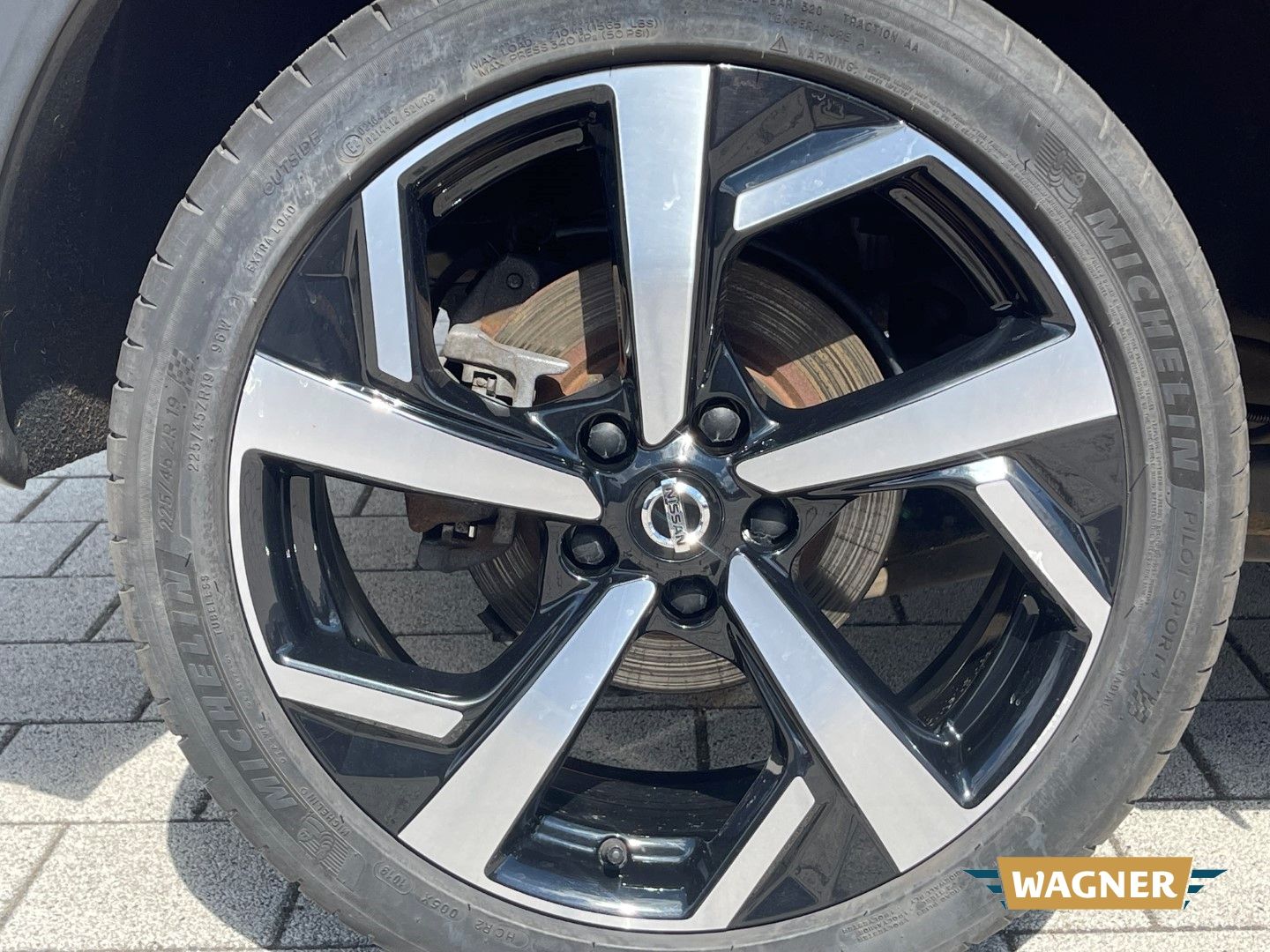 Fahrzeugabbildung Nissan Qashqai N-Connecta 1.3 Automatik