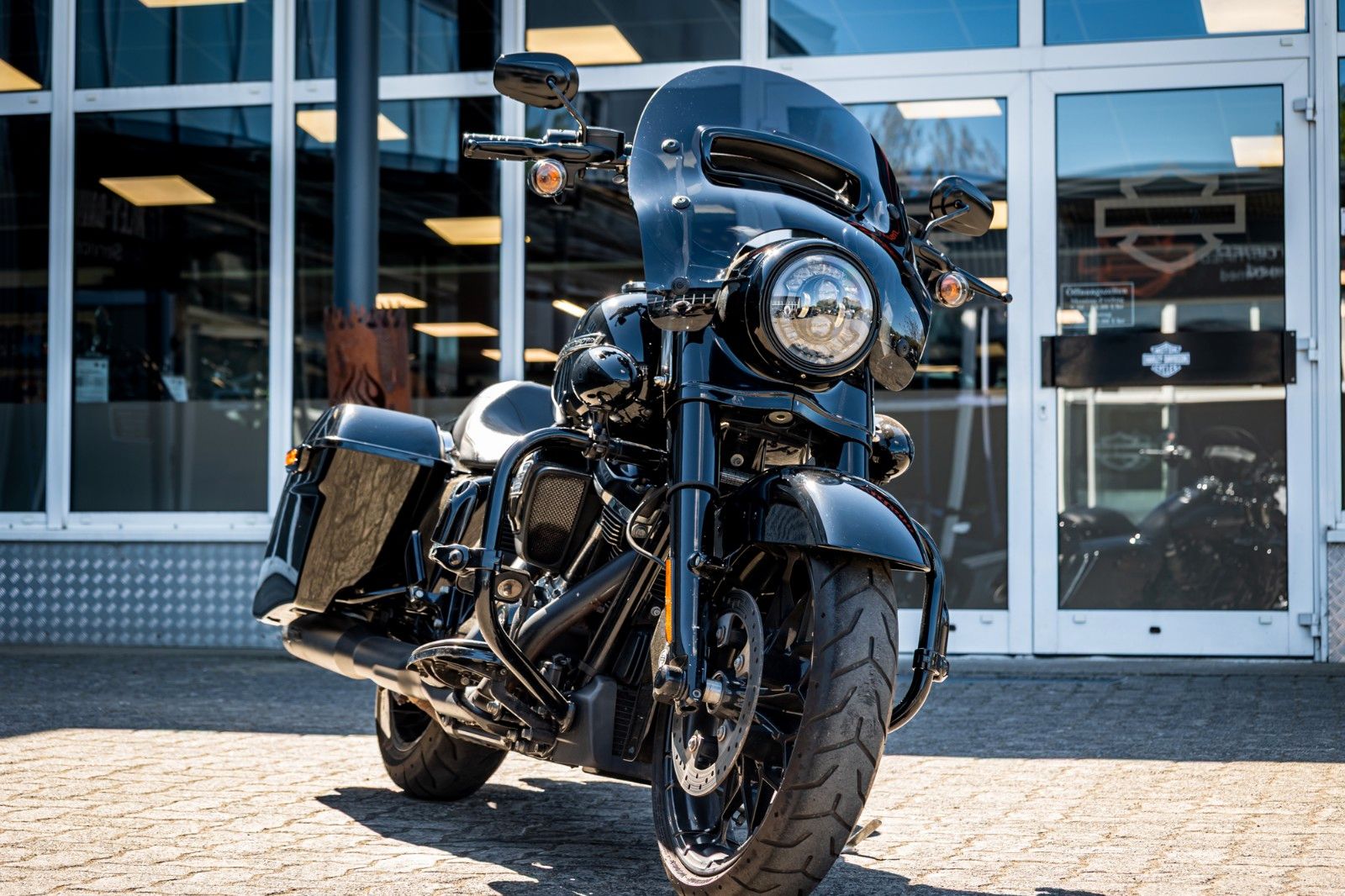 Fahrzeugabbildung Harley-Davidson ROAD KING SPECIAL 114 FLHRXS -Screamin Eagle