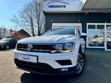 Volkswagen Tiguan Sound AHK/VIRTUAL/ACC/1HAND/APPLECAR/NAVI - : Weiß, Allwetterreifen