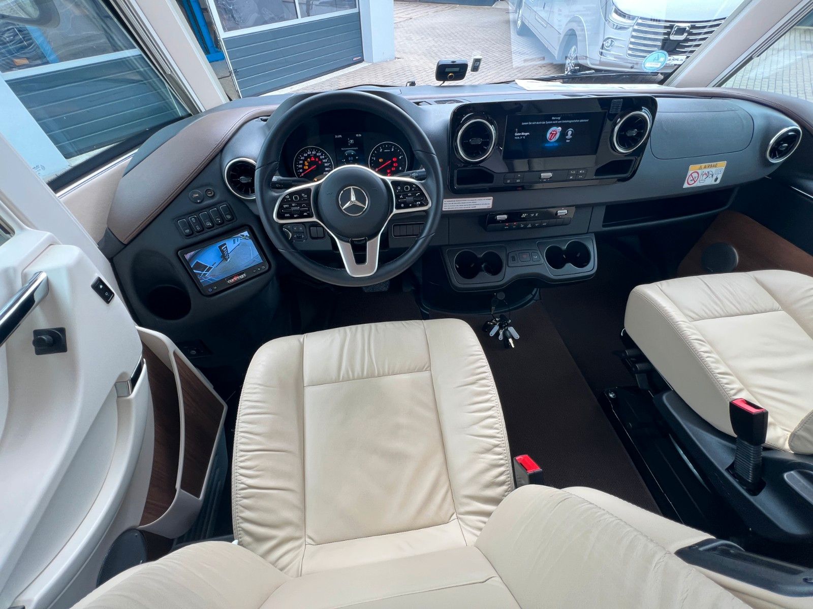 Fahrzeugabbildung Carthago Chic e-line I 50 LE DA Mercedes Sprinter Silver