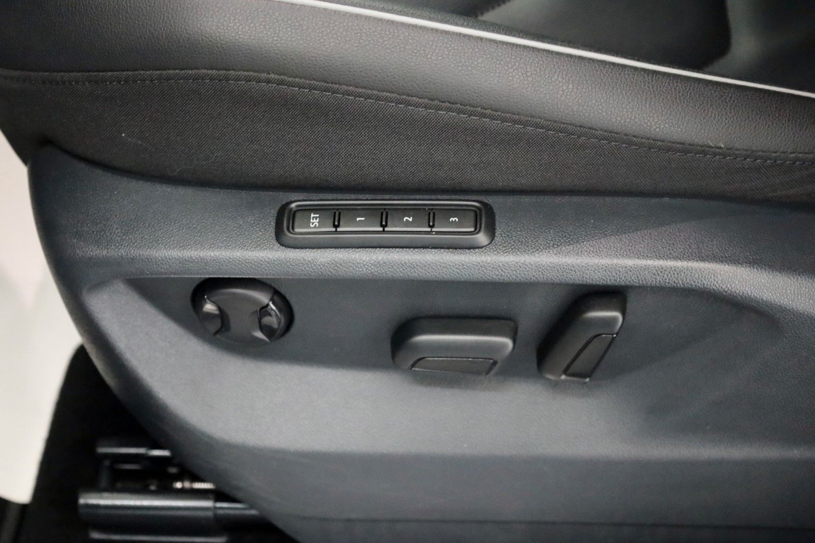 Fahrzeugabbildung Volkswagen Tiguan Allspace Highline,Navi,ACC,Panorama,AHK