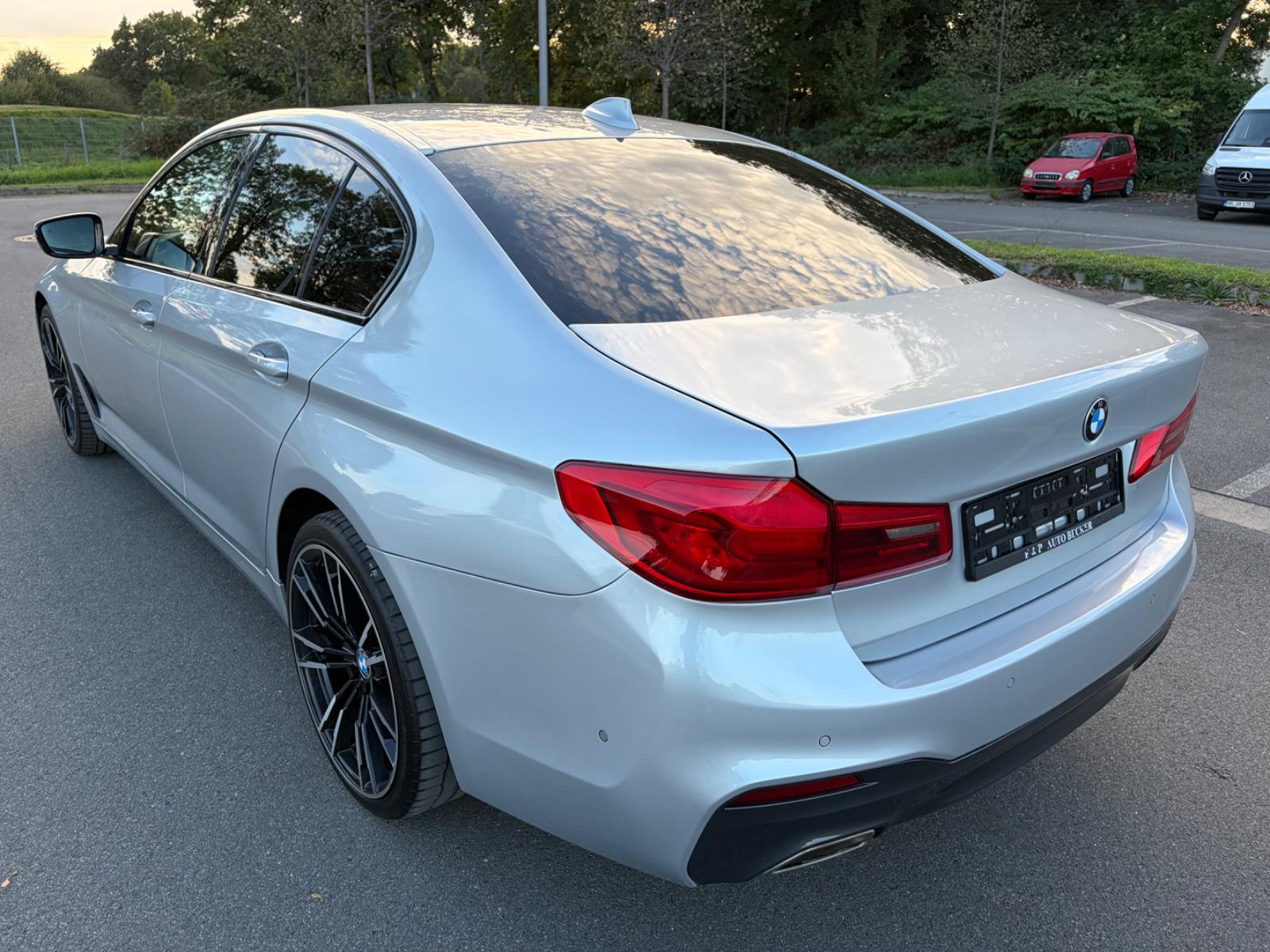 BMW 520 i M SPORT LINE LIMOSINE*NAVI*LED*20 ZOLL*