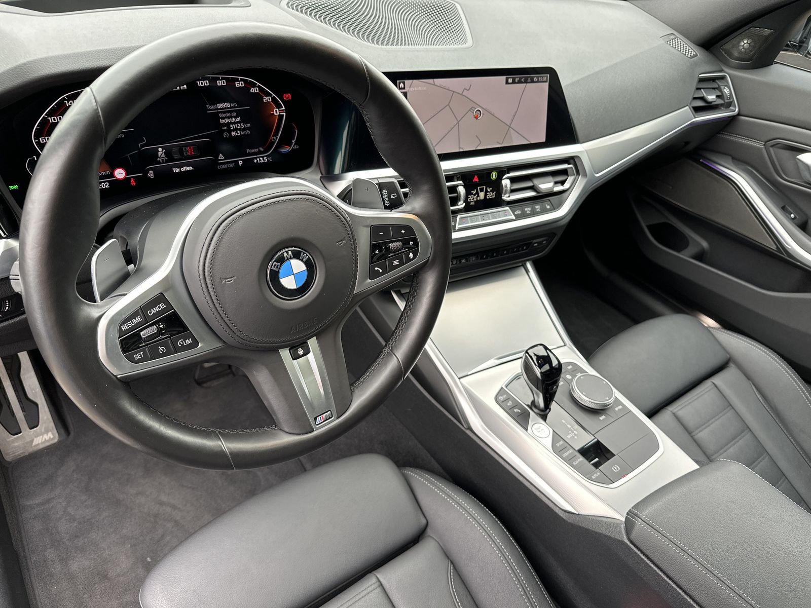 Fahrzeugabbildung BMW M340d Touring xDrive NAV+LASER+PANO+360°+HEAD-UP