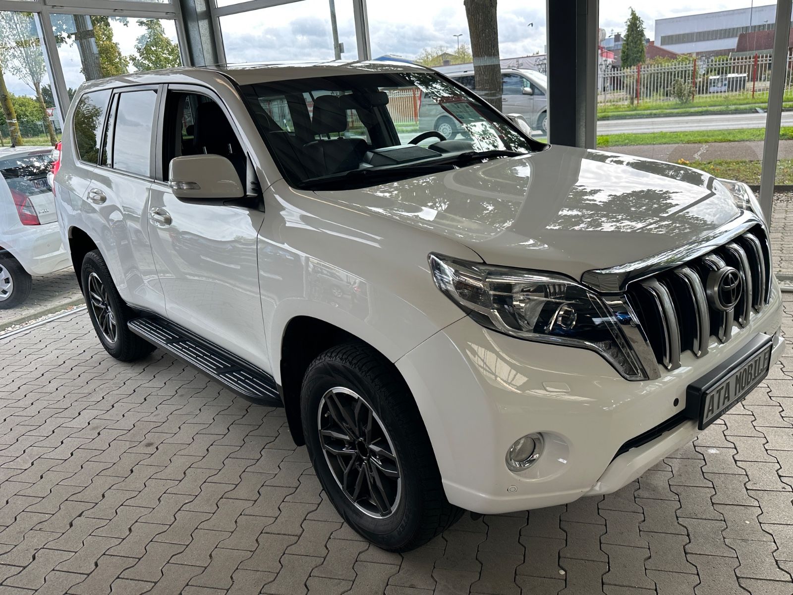 Toyota Land Cruiser Executive,7 Sitzer,2.8 D-4D