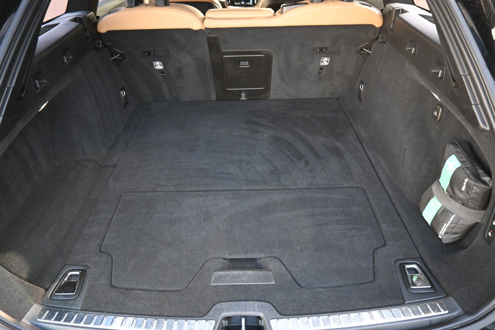 Fahrzeugabbildung Volvo V90 CC D4 AWD*STHZ*MIetkauf möglich
