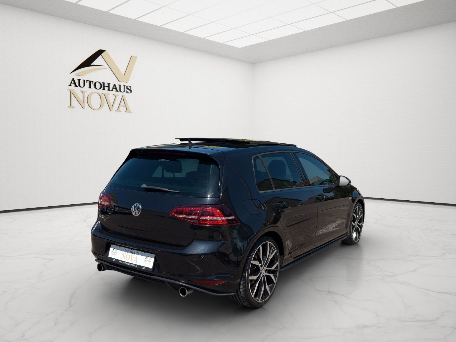Volkswagen Golf VII Lim. GTI BMT-93.000KM-NAVI-19.ZOLL-PANO foto 6