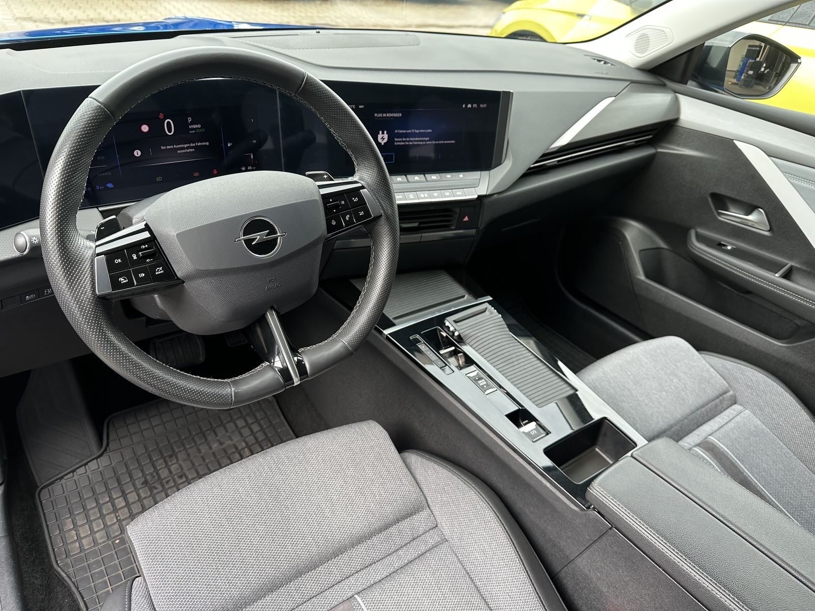 Fahrzeugabbildung Opel Astra SpT 1.6 Hybrid Elegance NAV+LED+ACC+VCOCKP