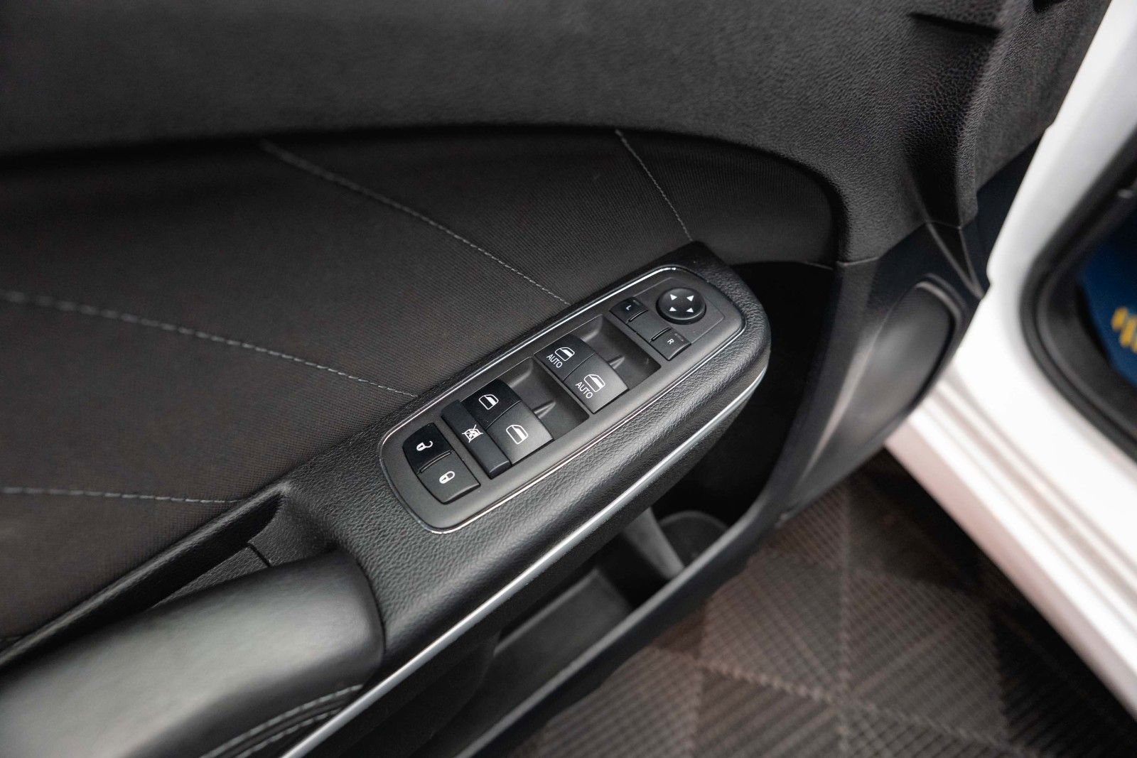 Fahrzeugabbildung Dodge Charger 3.6 4x4 SRT Styling *Kamera*LED*20 Zoll*