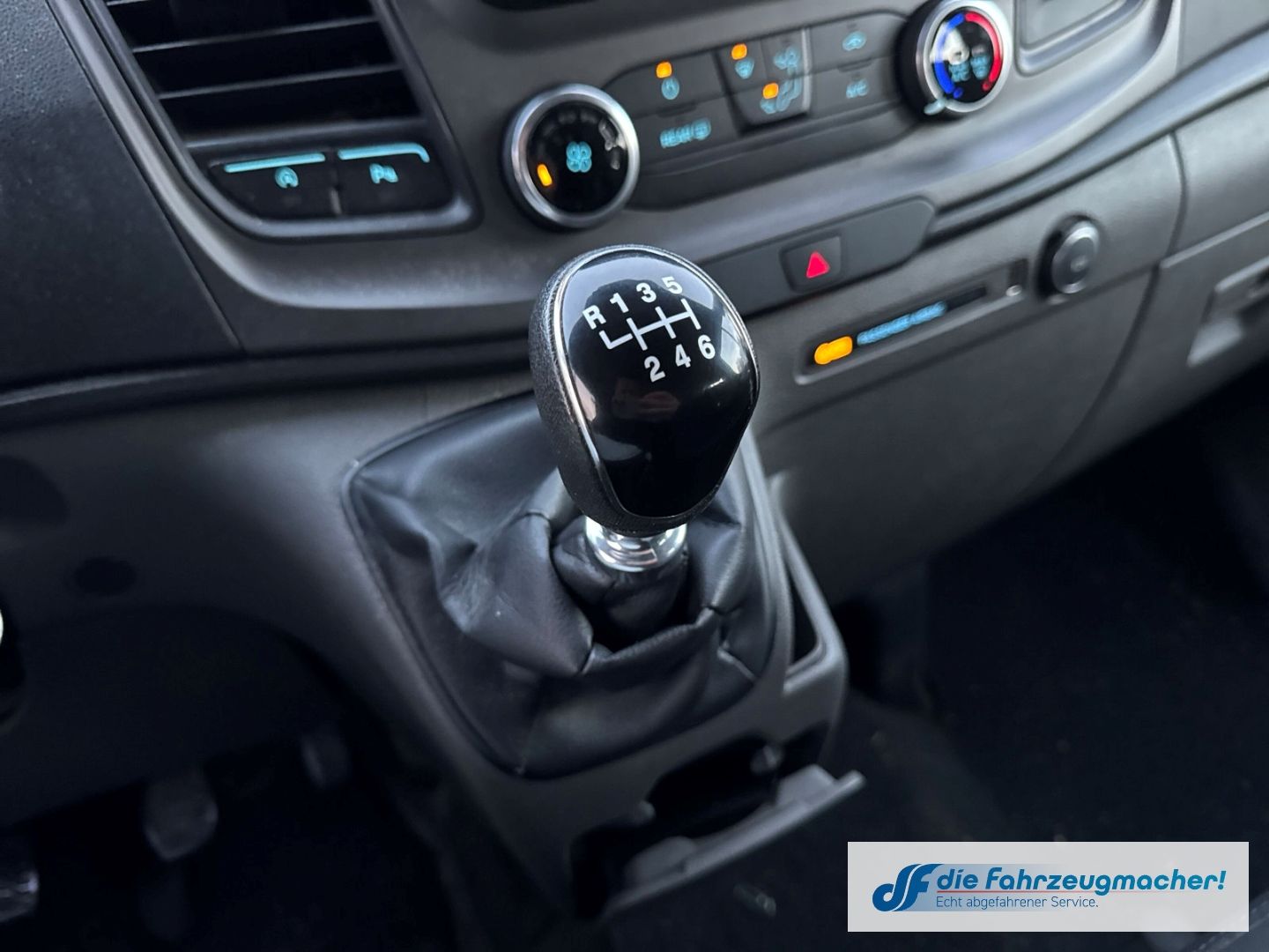 Fahrzeugabbildung Ford Transit Custom Tourneo 320 L1 Trend *7240 *EXPO