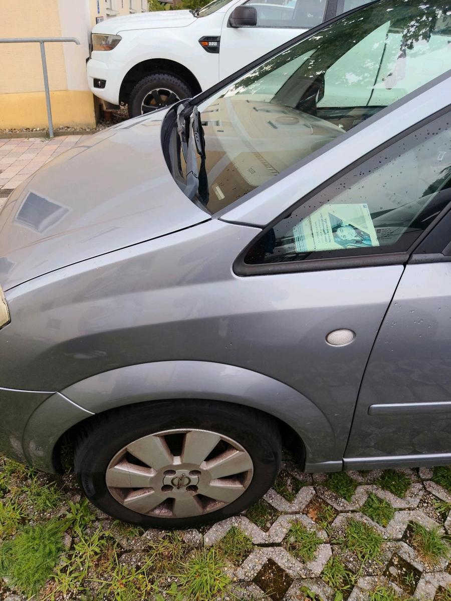 Opel Meriva 2004 — rear view