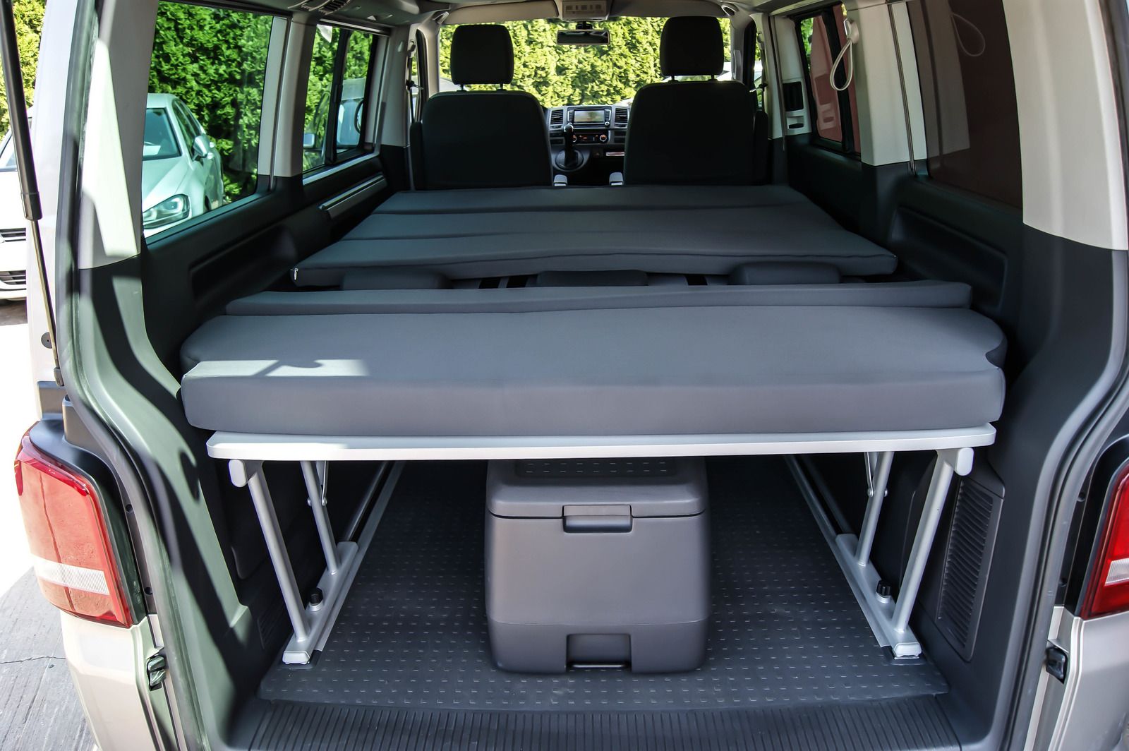 Fahrzeugabbildung Volkswagen T5 California Beach Aufstelldach 4Motion DSG 2HD
