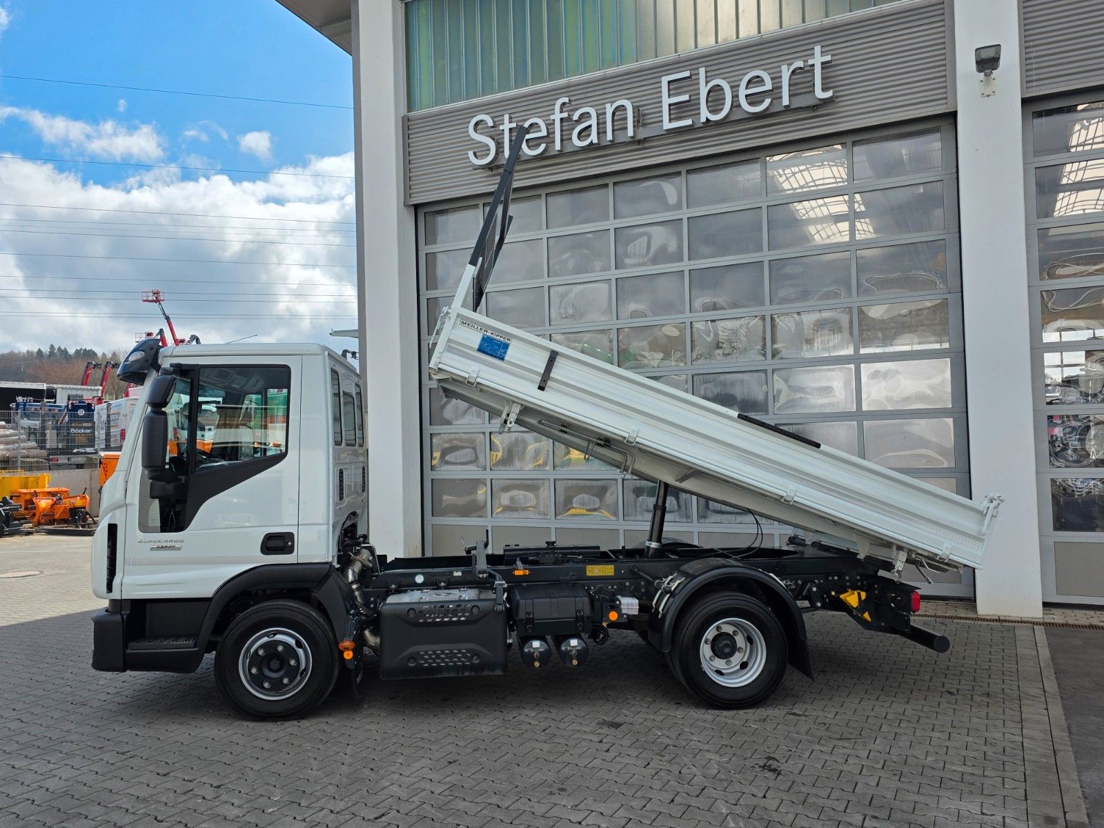 Fahrzeugabbildung Iveco Eurocargo ML80E22 Meiller 2x AHK 6 Zylinder
