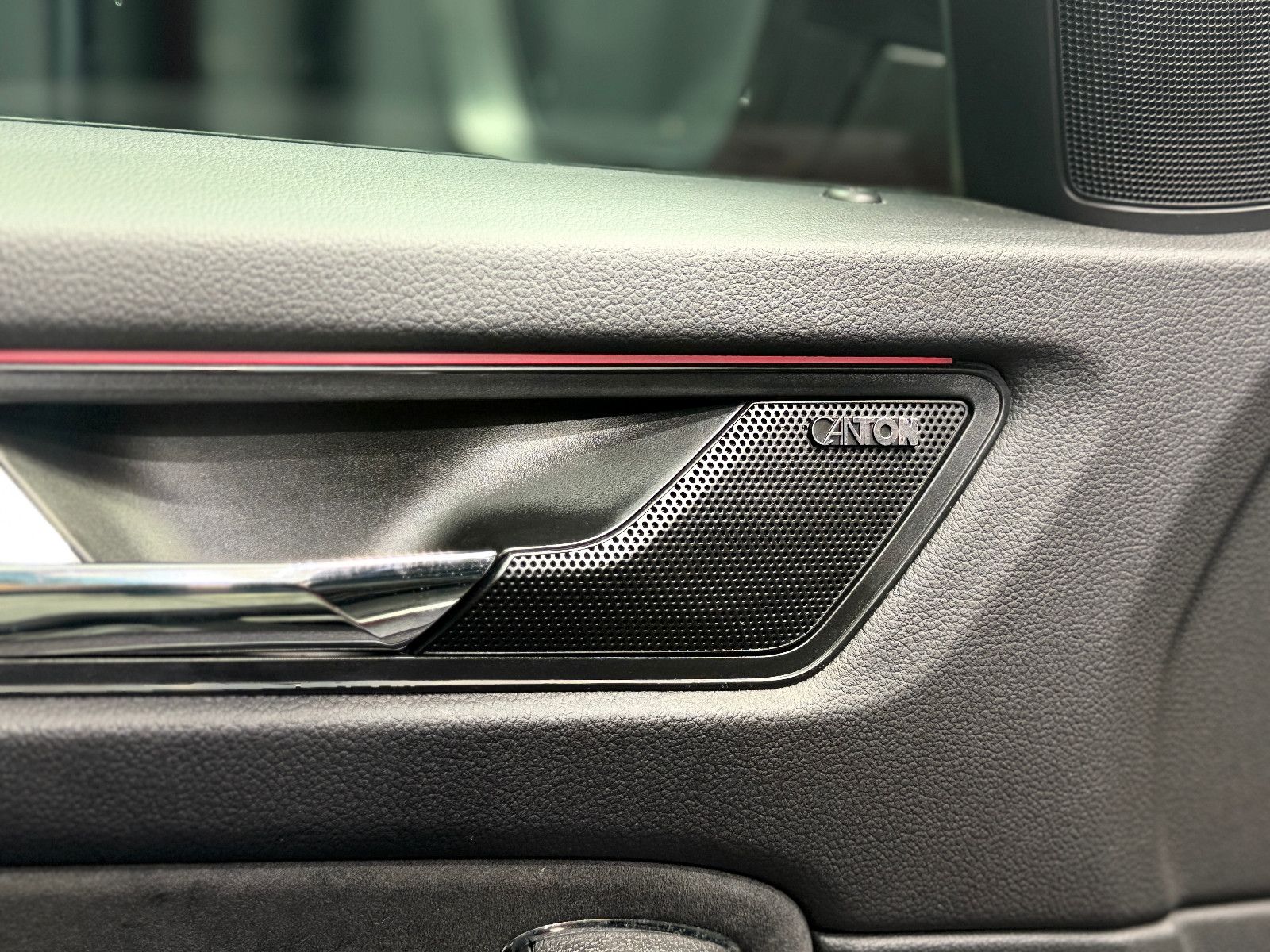 Fahrzeugabbildung SKODA Kodiaq Ambition 4x4|7-SITZER|CANTON|PANO|AHK