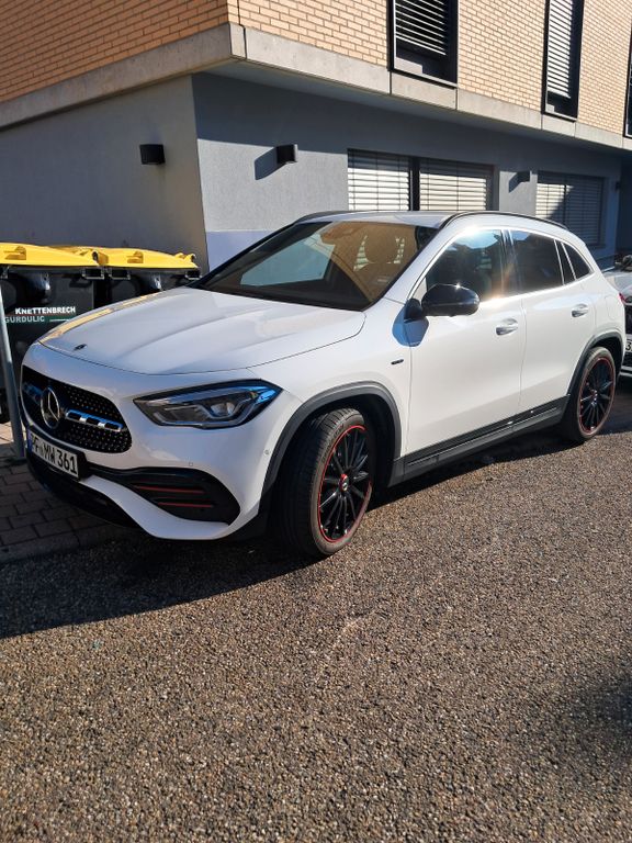 Image of Mercedes-Benz GLA 200