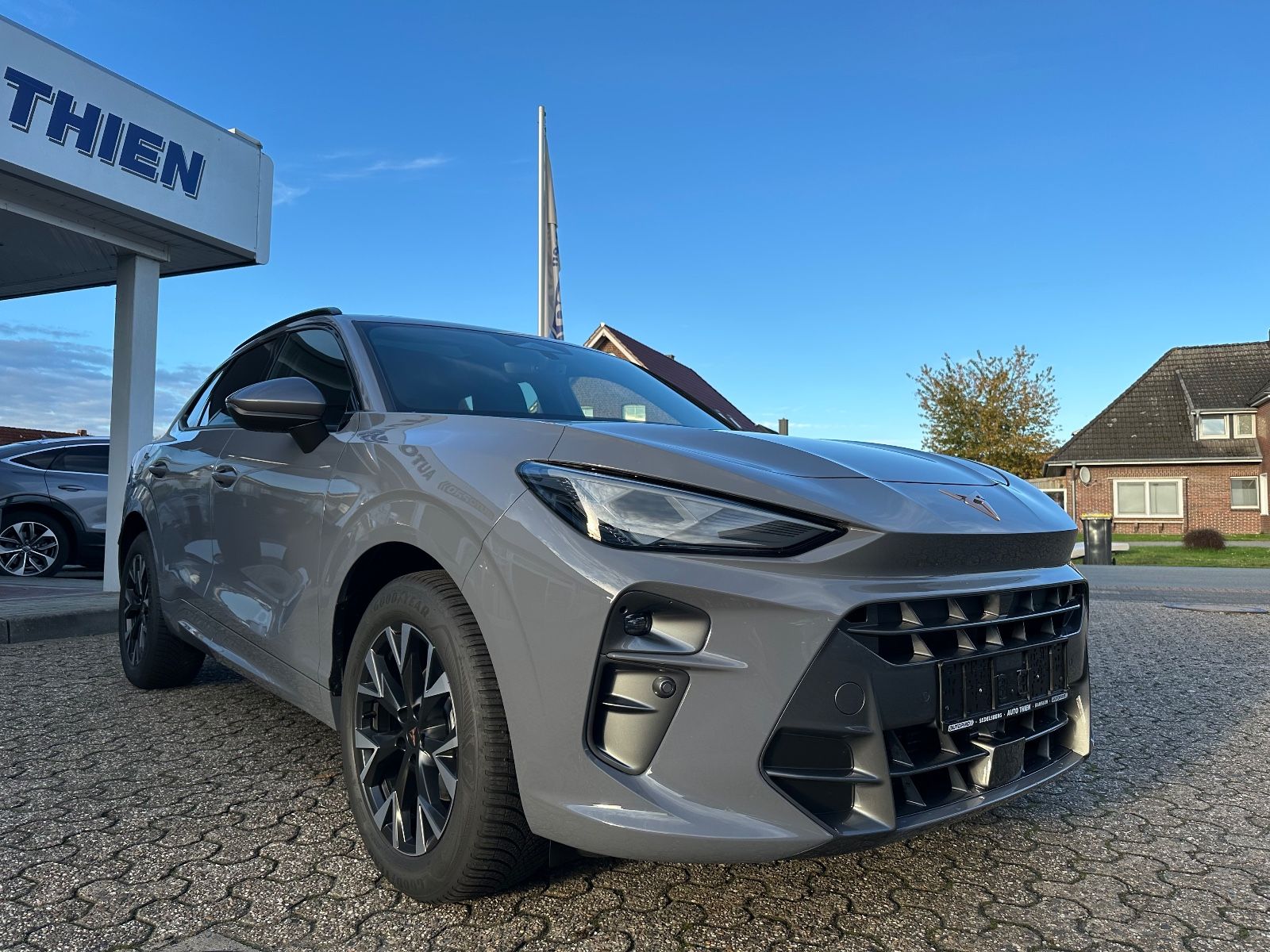 Fahrzeugabbildung CUPRA Terramar 1.5 eTSI DSG Navi/Pano/ACC/LED/AHK/GJR