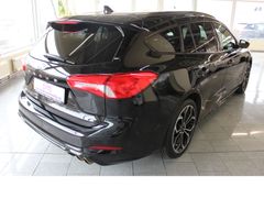 Fahrzeugabbildung Ford Focus ST-Line,Top-Ausstattung,Top-Zustand